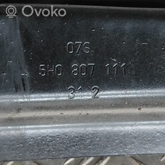 Volkswagen Golf VIII Priekšpusē bampera sija / balka 5H0807111