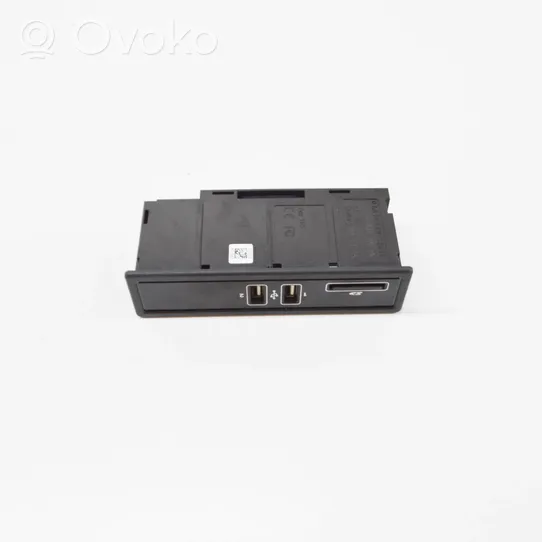 Mercedes-Benz C W205 USB socket connector A2058200526