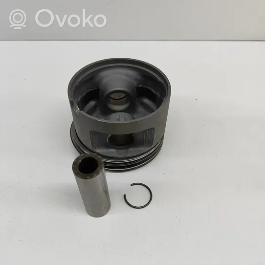 Audi 100 S4 C4 Piston 054107071