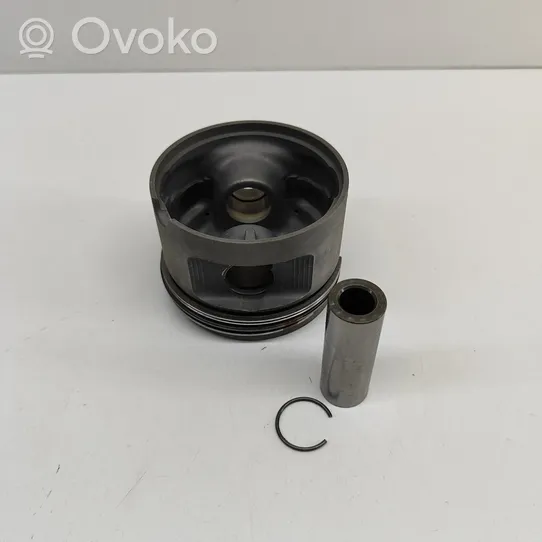 Audi 100 S4 C4 Piston 054107071