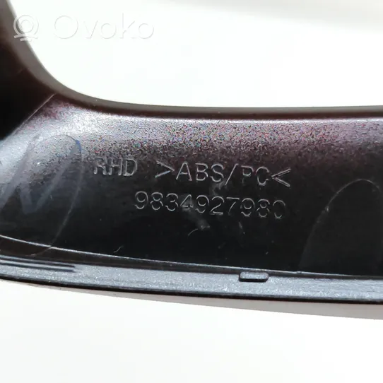 Opel Mokka X Kojelaudan hansikaslokeron lista 9834927980