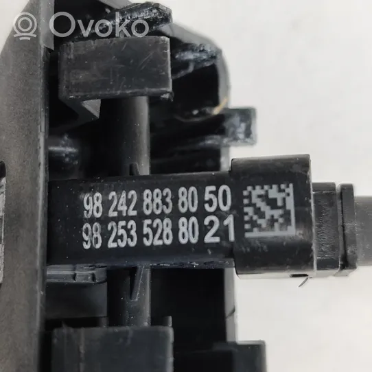 Opel Mokka X Dysza spryskiwacza szyby przedniej / czołowej 9824288380