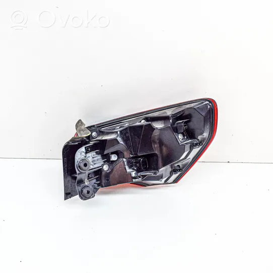 Audi Q3 F3 Luz trasera/de freno 83A945091