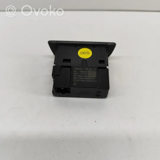 Volkswagen Golf VIII Gniazdo / Złącze USB 2G6035718