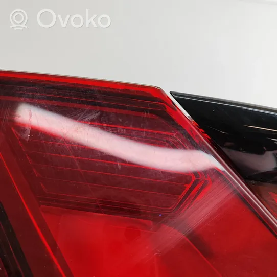 Audi E-tron GT Задний фонарь в кузове 4J3945092