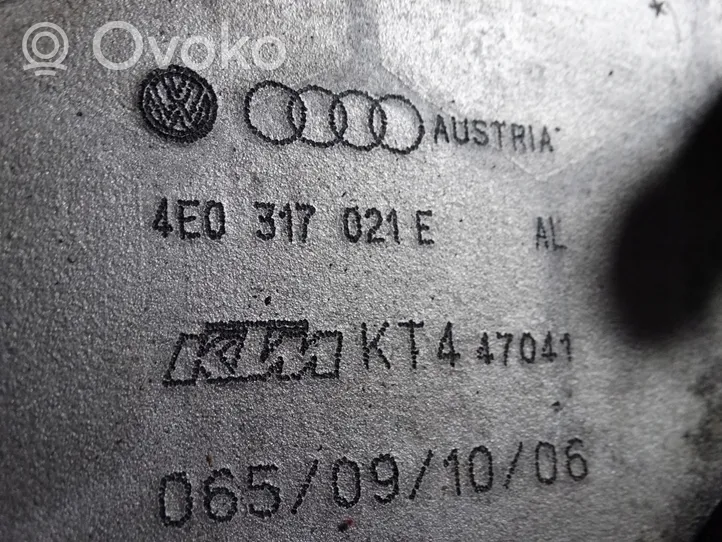 Audi A8 S8 D3 4E Radiatore dell’olio del motore 