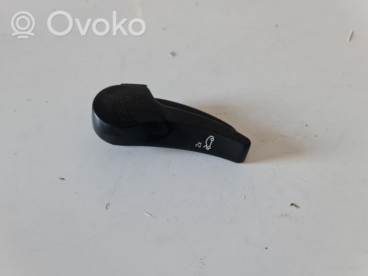 BMW 5 G30 G31 Variklio dangčio (kapoto) rankenėlė 7343443