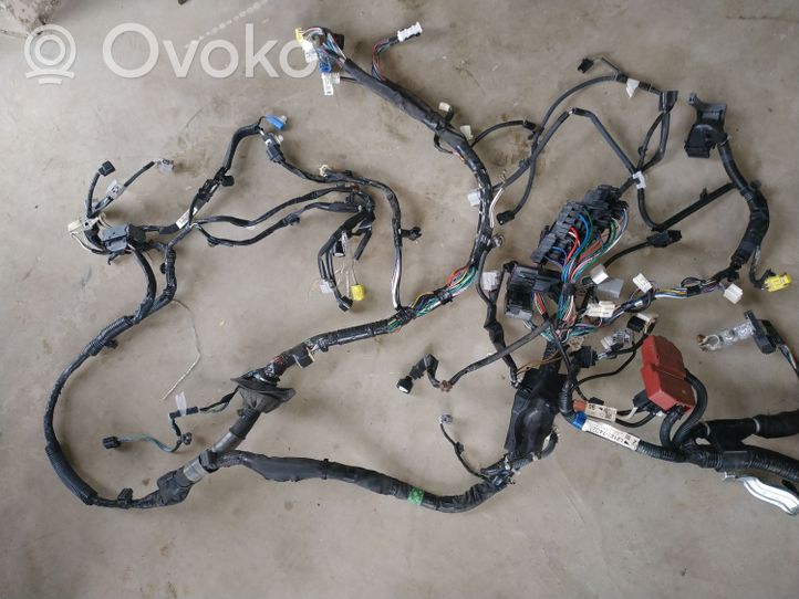 Toyota iQ Cableado de instalación del motor 8212174021