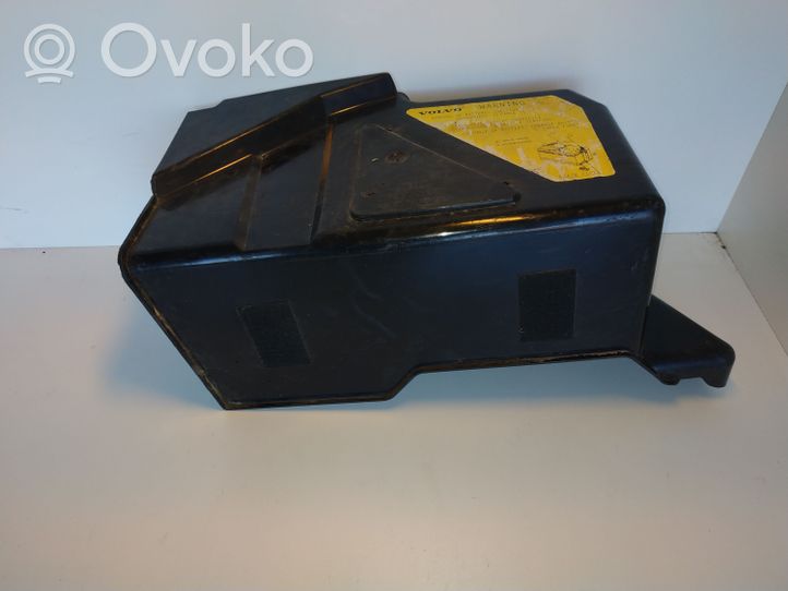 Volvo V70 Coperchio/tappo della scatola vassoio della batteria 8622335