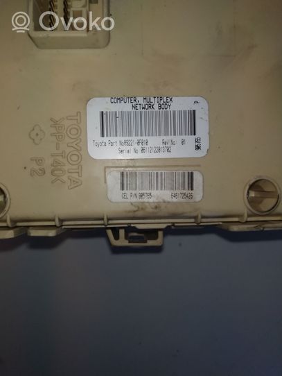 Toyota RAV 4 (XA30) Module de fusibles 892210F010