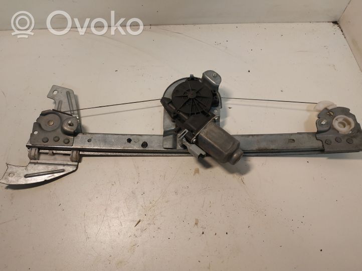 Toyota Aygo AB10 Priekinis varikliukas langų pakėlėjo 400843B