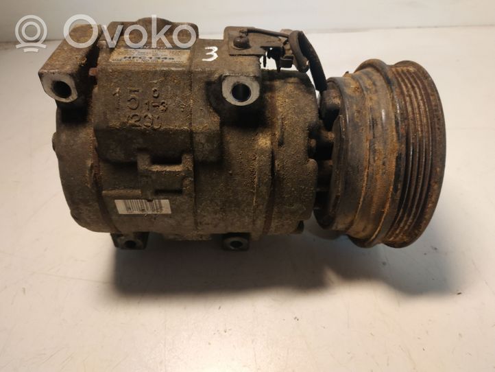 Toyota Avensis T220 Ilmastointilaitteen kompressorin pumppu (A/C) 4472203434