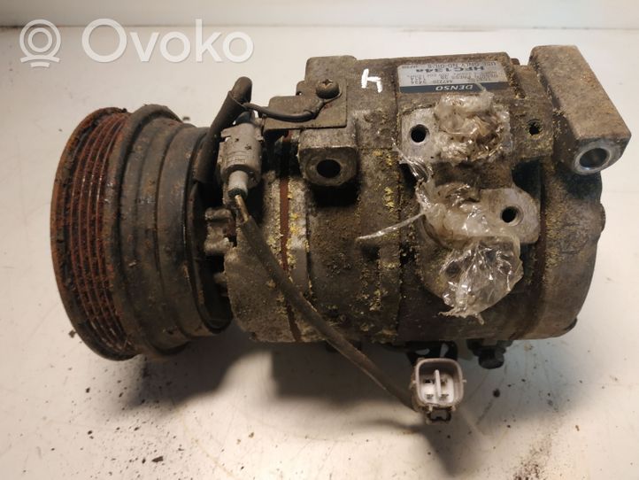 Toyota Avensis T220 Ilmastointilaitteen kompressorin pumppu (A/C) 4472203434