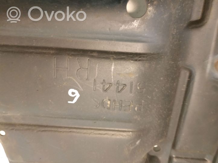 Toyota Avensis T220 Cache de protection sous moteur 51441