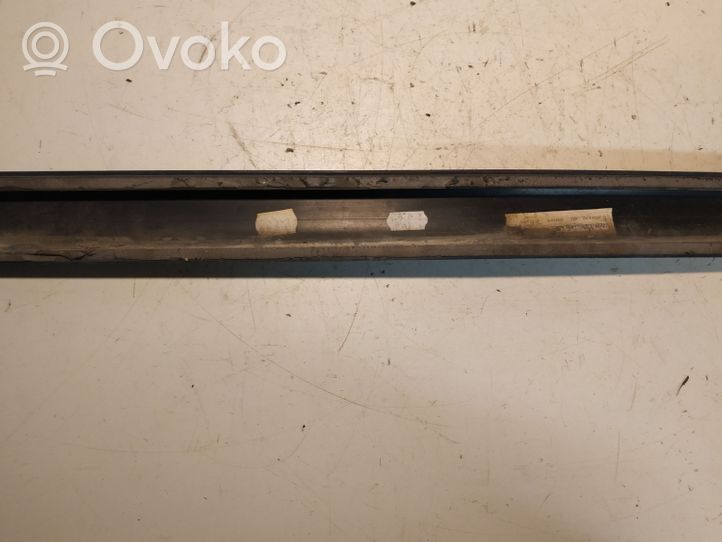 Volvo V70 Apdaila priekinių durų (moldingas) 39987415