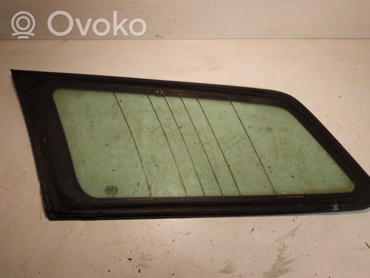 Volvo V50 Fenêtre latérale avant / vitre triangulaire 