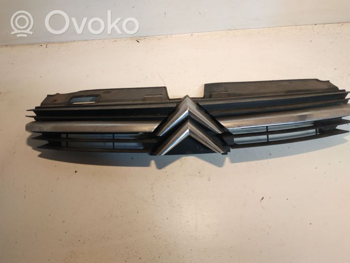 Citroen C5 Maskownica / Grill / Atrapa górna chłodnicy 9636751980