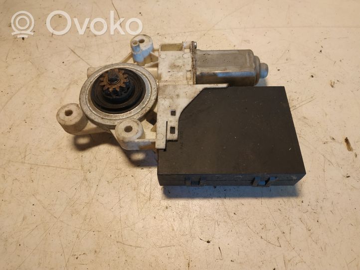 Volvo V50 Moteur de lève-vitre de porte avant 30773901AA