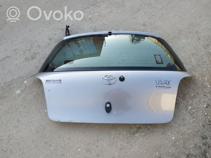 Toyota Yaris Tylna klapa bagażnika 821840D020