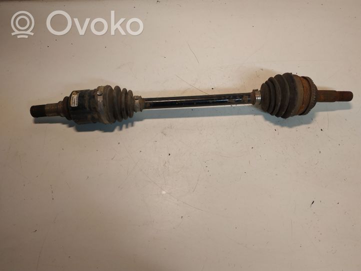 Toyota Yaris Передняя полуось P26080578