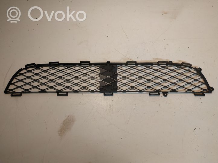 Toyota Yaris Etupuskurin alempi jäähdytinsäleikkö 531120D020