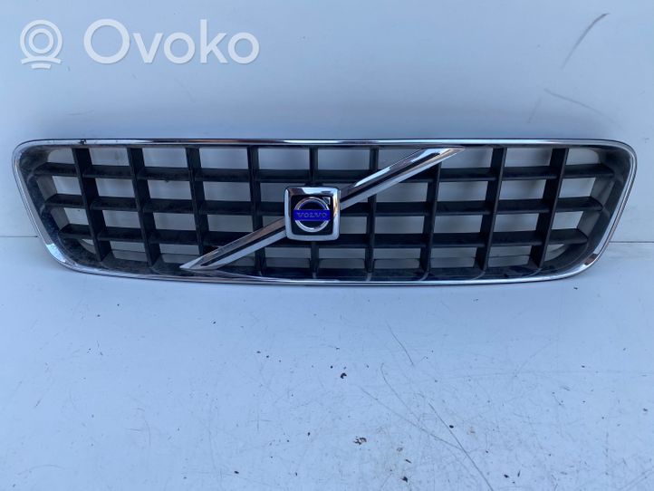 Volvo XC90 Grotelės viršutinės 8620641