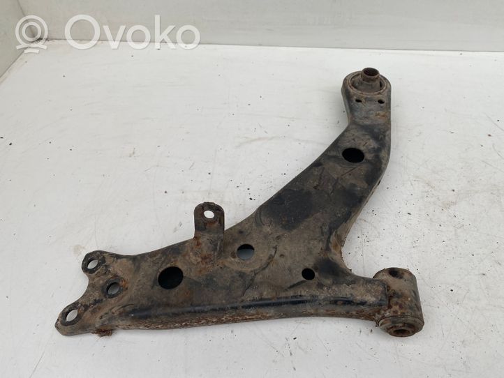 Toyota Corolla E110 Fourchette, bras de suspension inférieur avant 