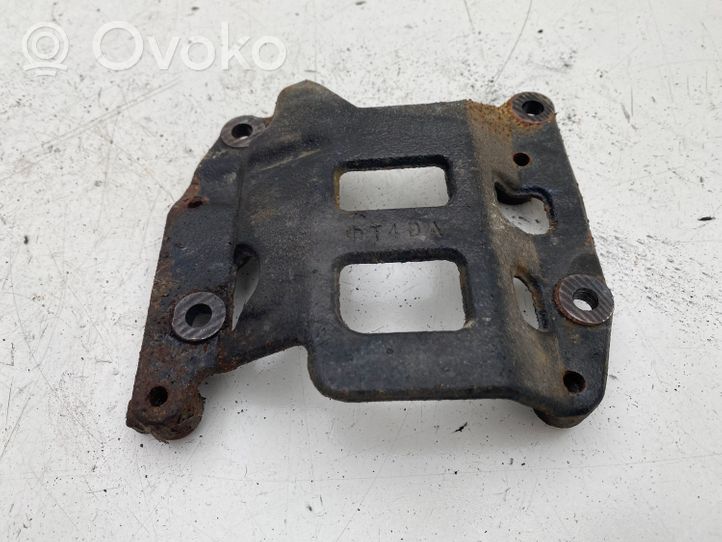 Toyota Avensis T250 Oro kondicionieriaus kompresoriaus kronšteinas 245260487