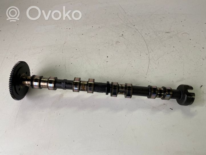 Toyota Avensis T270 Arbre à cames 9L04390