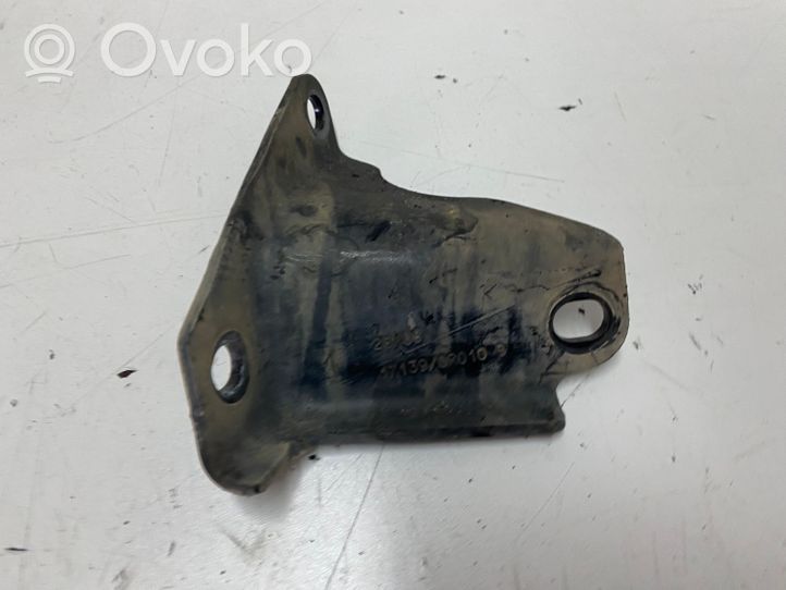 Toyota Avensis T250 Altra parte del vano motore 171390R010