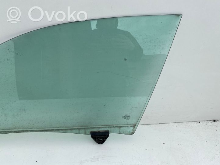 Audi A4 S4 B6 8E 8H Front door window glass four-door 