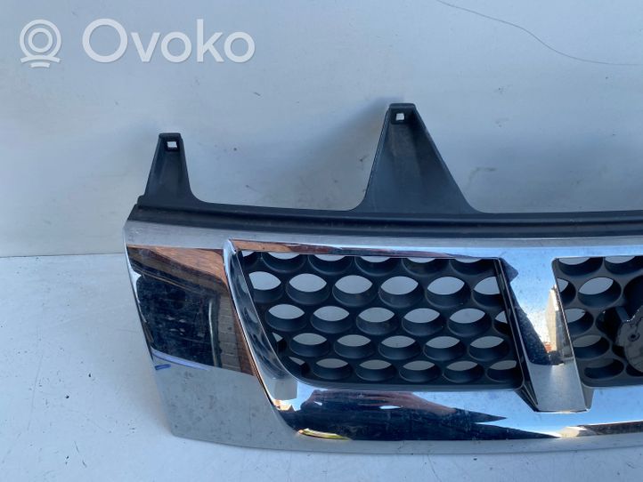 Nissan Navara D22 Grotelės viršutinės 62310VK000