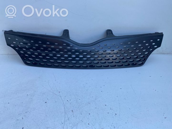 Toyota Yaris Verso Etupuskurin ylempi jäähdytinsäleikkö 5311152050