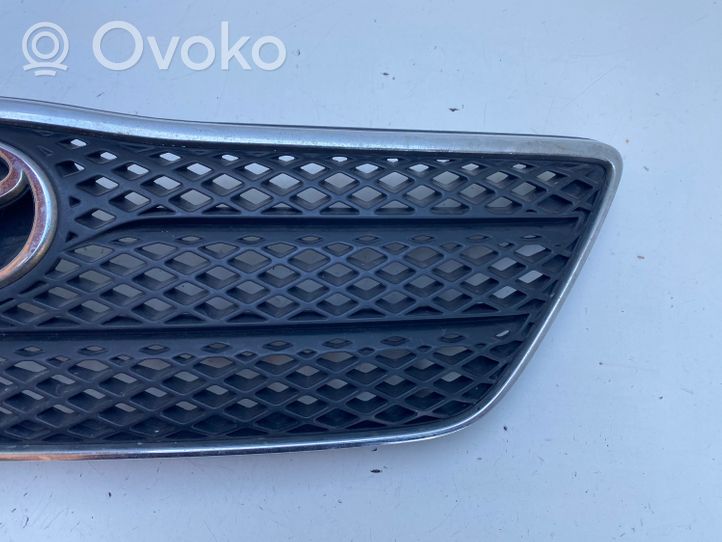 Toyota Corolla E120 E130 Grille calandre supérieure de pare-chocs avant 5311402010