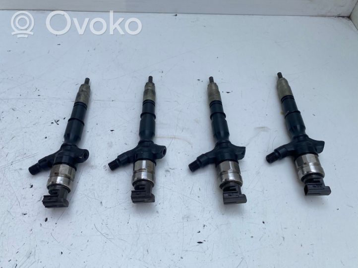 Toyota Hilux (AN10, AN20, AN30) Set di iniettori 2367030100