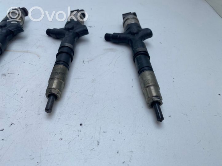 Toyota Hilux (AN10, AN20, AN30) Set di iniettori 2367030100