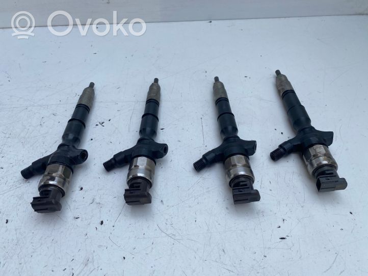 Toyota Hilux (AN10, AN20, AN30) Set di iniettori 2367030100