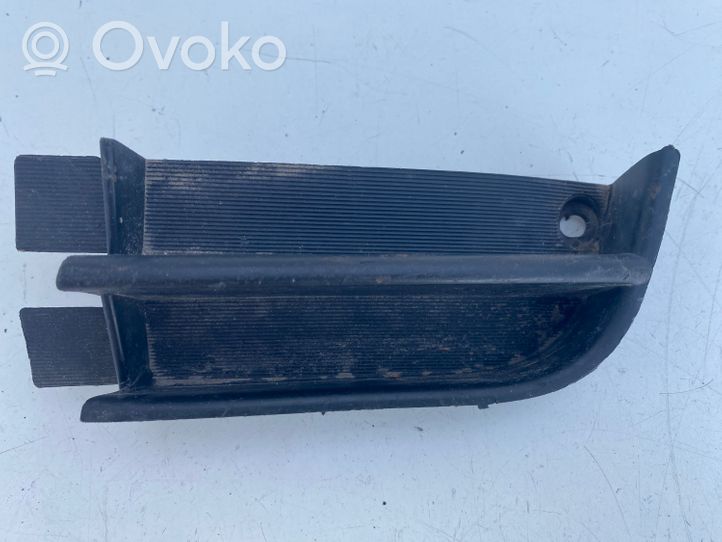 Toyota Carina T190 Grille inférieure de pare-chocs avant 5311320160