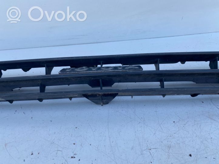 Toyota Corolla E90 Grotelės priekinės 5210112660