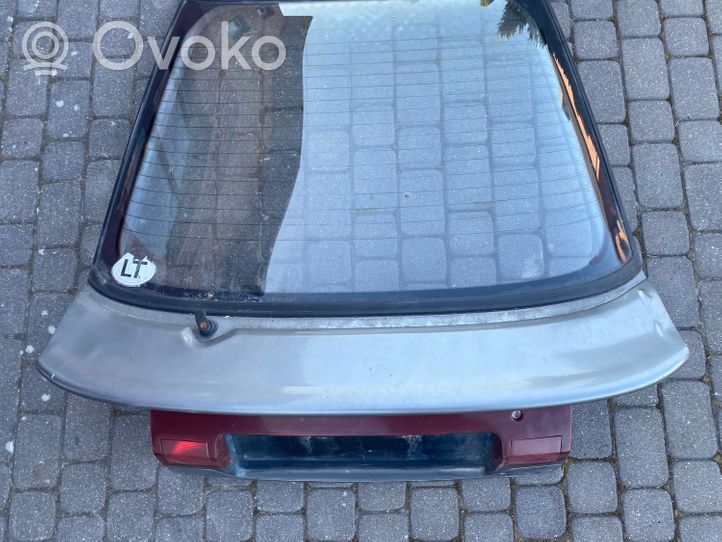 Toyota Corolla E90 Tylna klapa bagażnika 