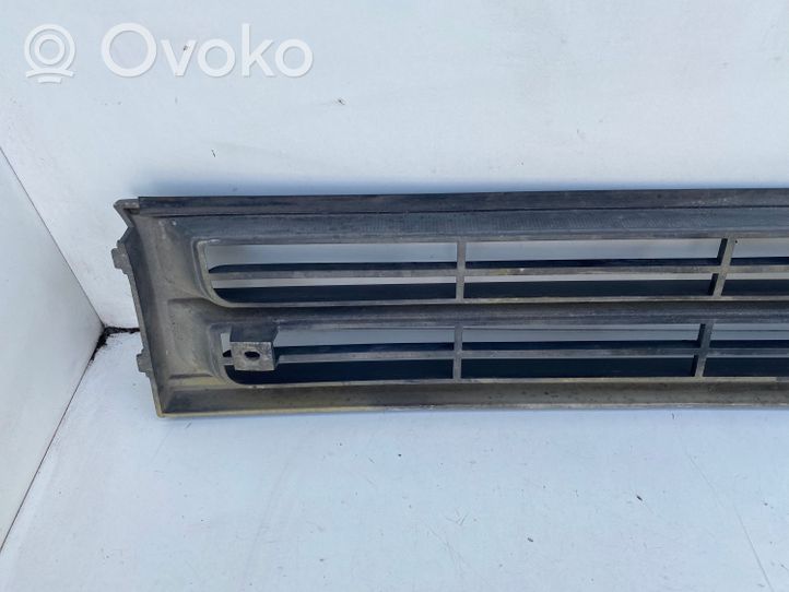 Isuzu Midi Griglia superiore del radiatore paraurti anteriore 8612345