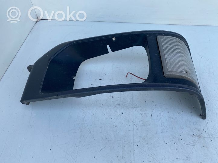 Isuzu Midi Rivestimento sotto il faro/fanale 21221394