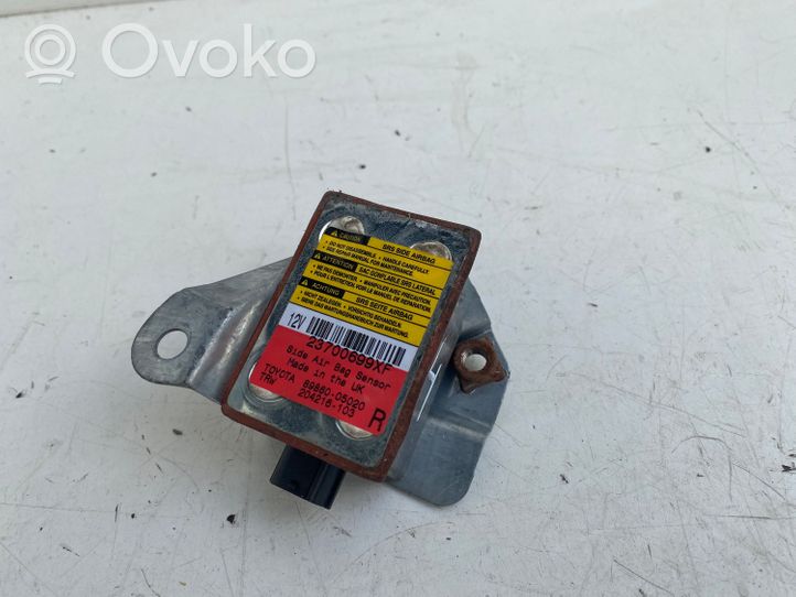 Toyota Avensis T220 Sensore d’urto/d'impatto apertura airbag 8986005020