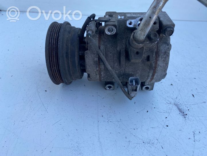 Toyota Avensis T220 Ilmastointilaitteen kompressorin pumppu (A/C) 4472203435