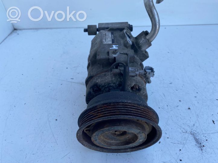 Toyota Avensis T220 Ilmastointilaitteen kompressorin pumppu (A/C) 4472203435