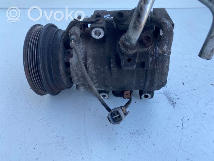 Toyota Avensis T220 Ilmastointilaitteen kompressorin pumppu (A/C) 4472203435