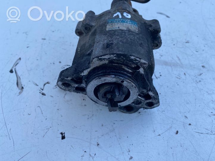 Toyota Avensis T220 Alipainepumppu 2930027010