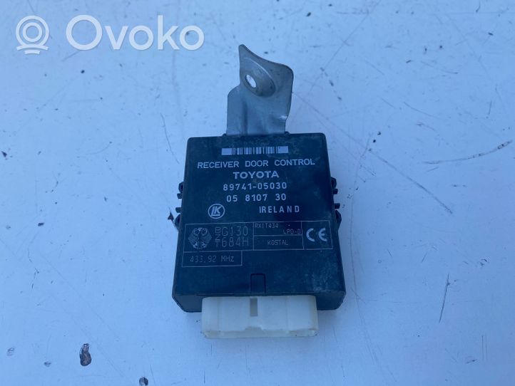 Toyota Avensis T220 Durų elektronikos valdymo blokas 8974105010