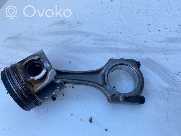 Toyota Avensis T220 Piston avec bielle 