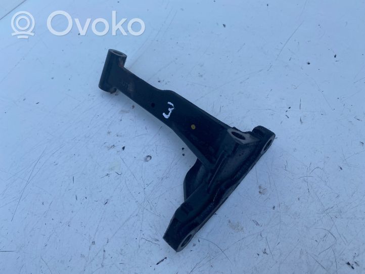 Toyota Avensis T250 Supporto di montaggio del motore (usato) 3311805010